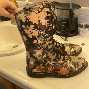 Dr Martens tall zip up and laces 9